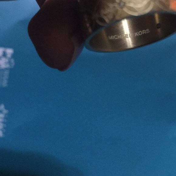 Ring - Picture 3 of 4